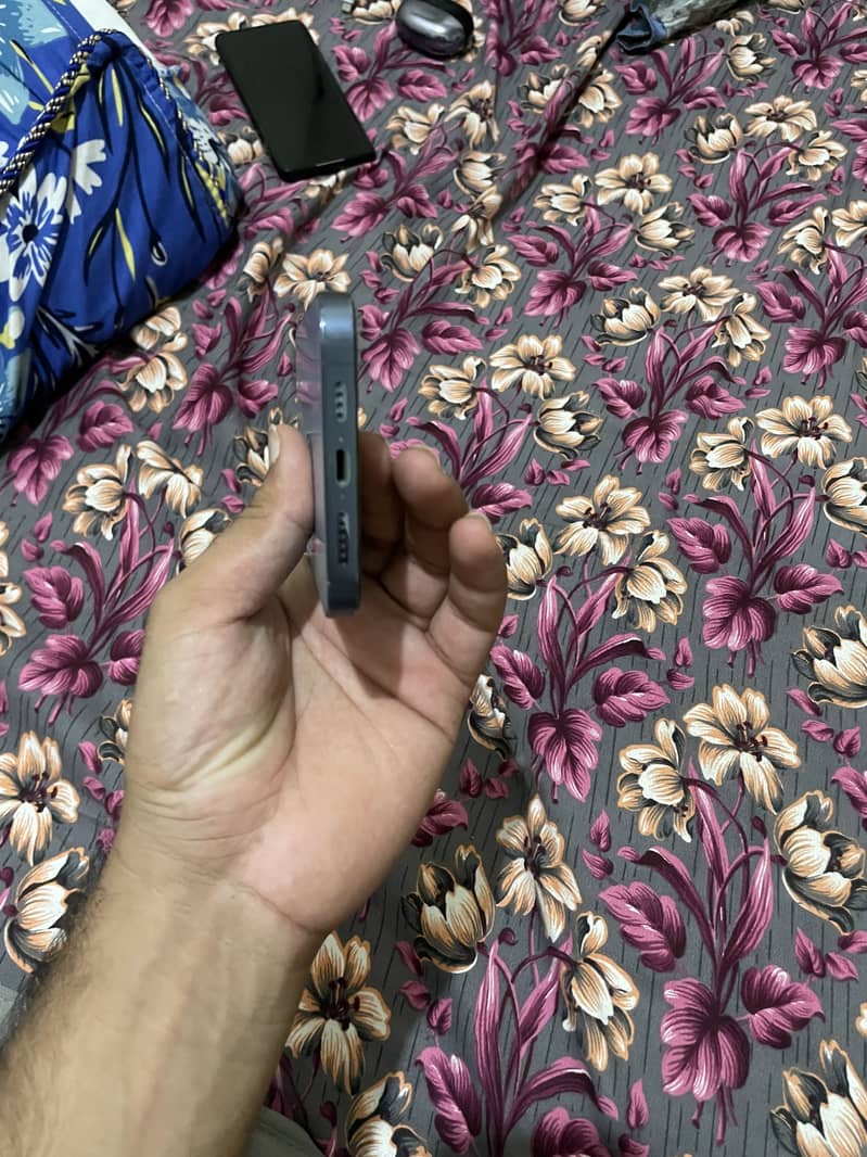 Apple iPhone 13 Pro Max 4