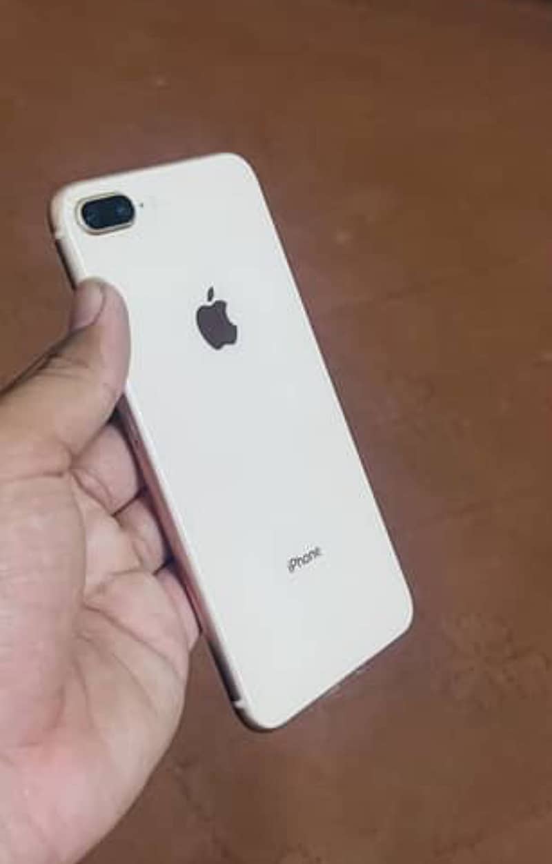 Apple iPhone 8 Plus 0