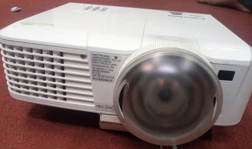 Mitsubishi Ew230 u Projector