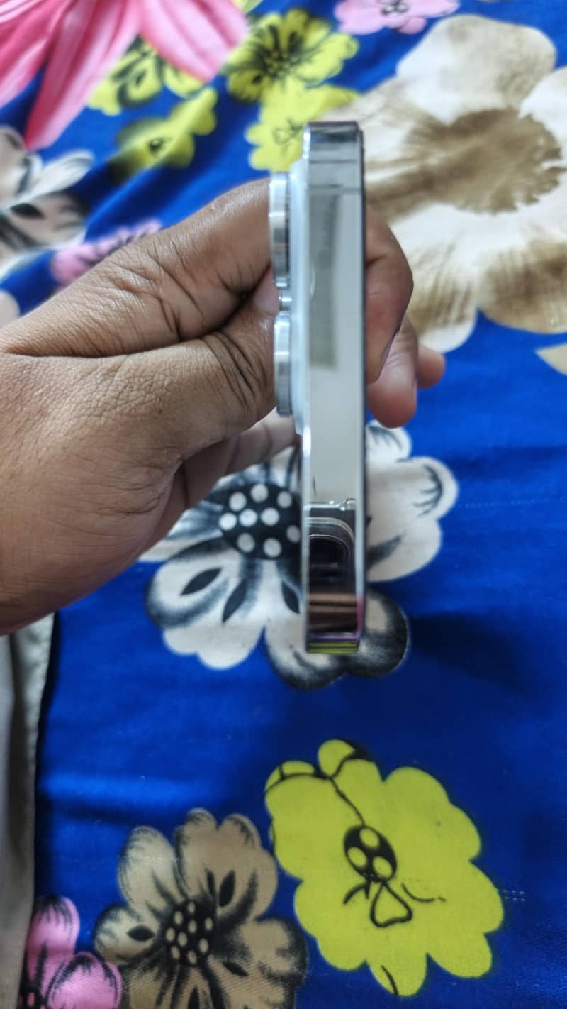 Apple iPhone 14 Pro Max 6