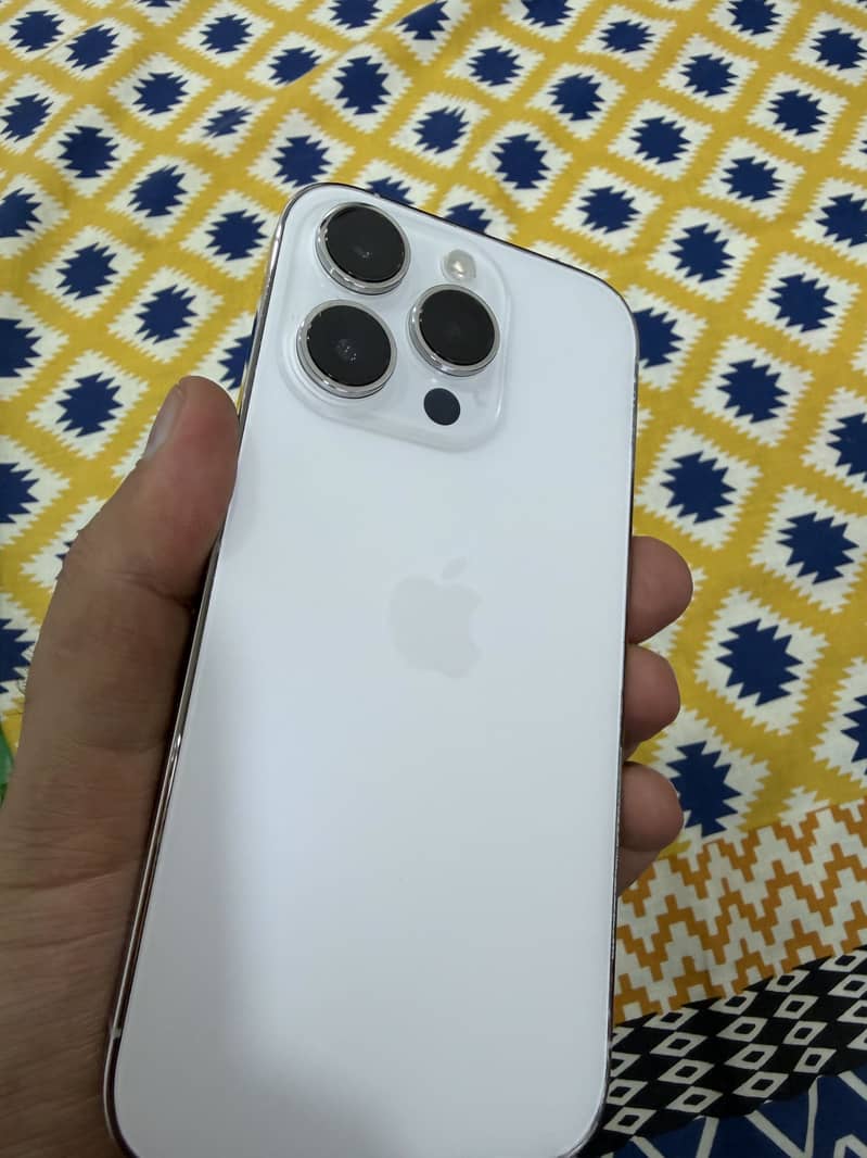 Apple iPhone 14 Pro 1