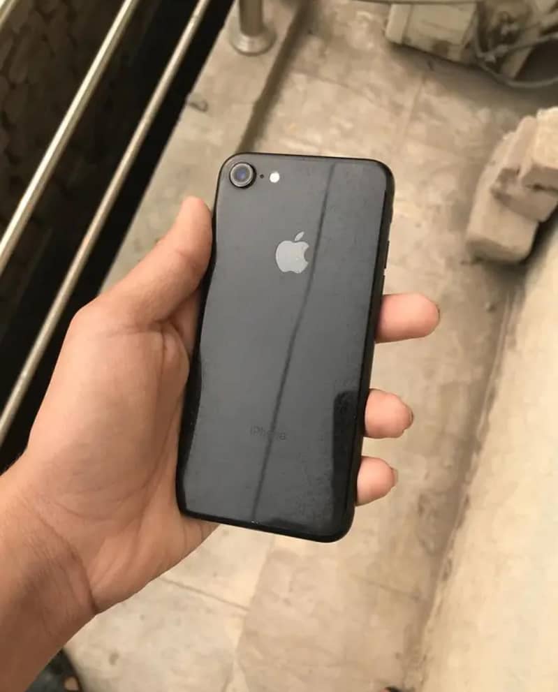 Apple iPhone 7 1