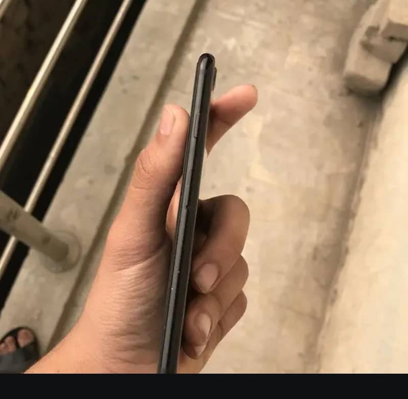 Apple iPhone 7 4