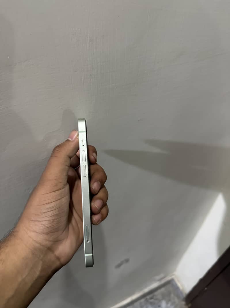 Apple iPhone 12 5