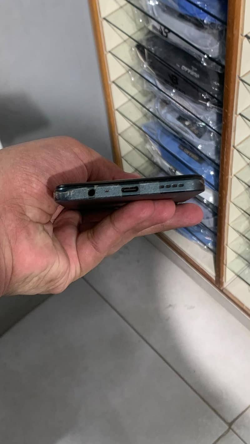 Realme C71 4