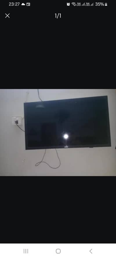 lcd bilkul theek condition main hai ghr kai istemal main hai