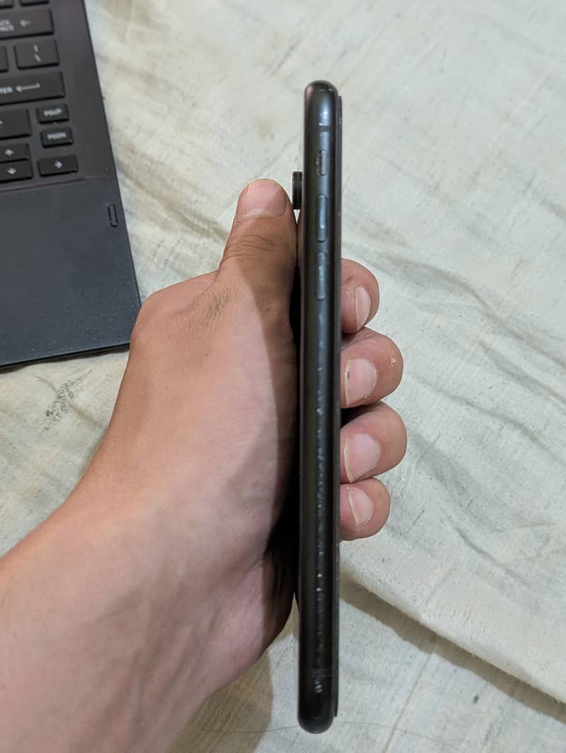 IPHONE XR 3