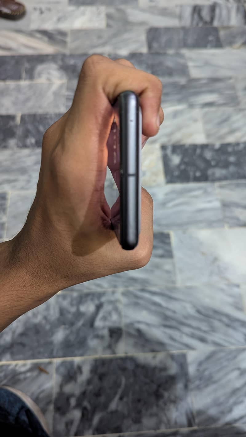 Google Pixel 7 4
