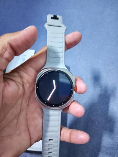 man smart watch