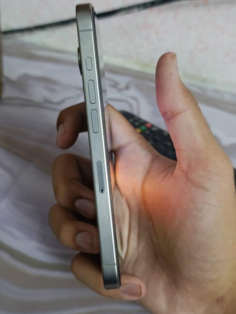 Apple iPhone 15 Pro 1