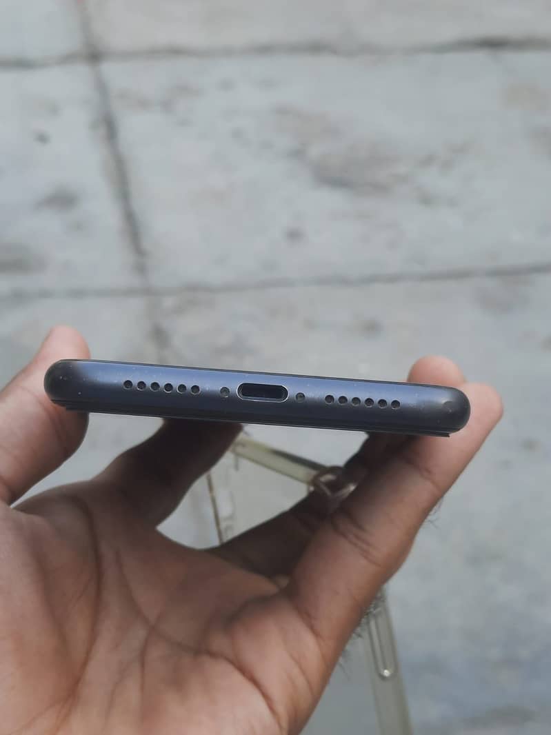 Apple iPhone 11 5