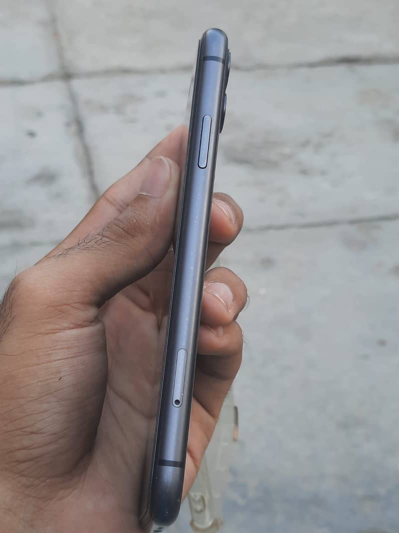 Apple iPhone 11 6