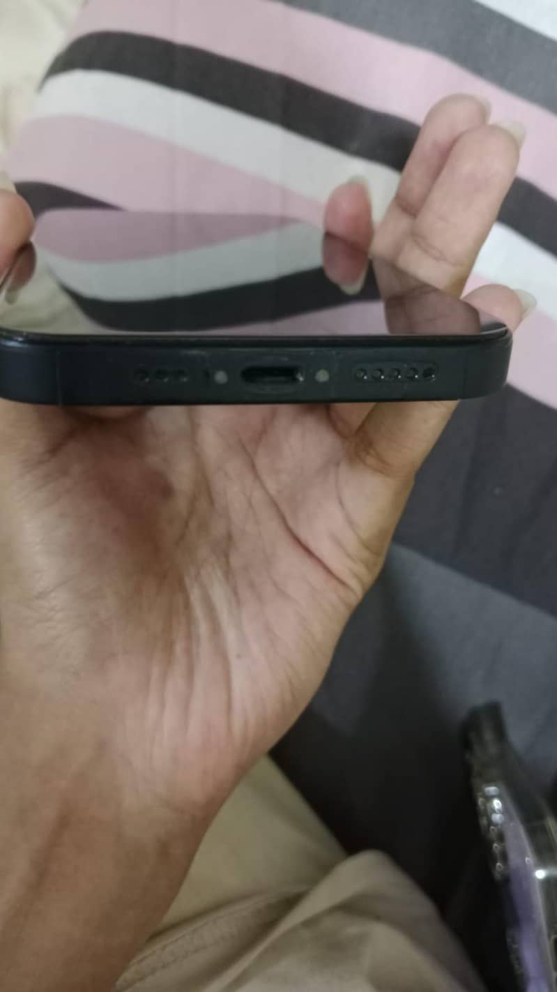 Apple iPhone 13 4