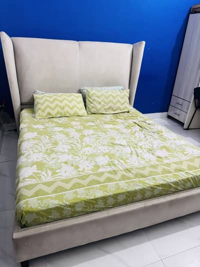 King size bed