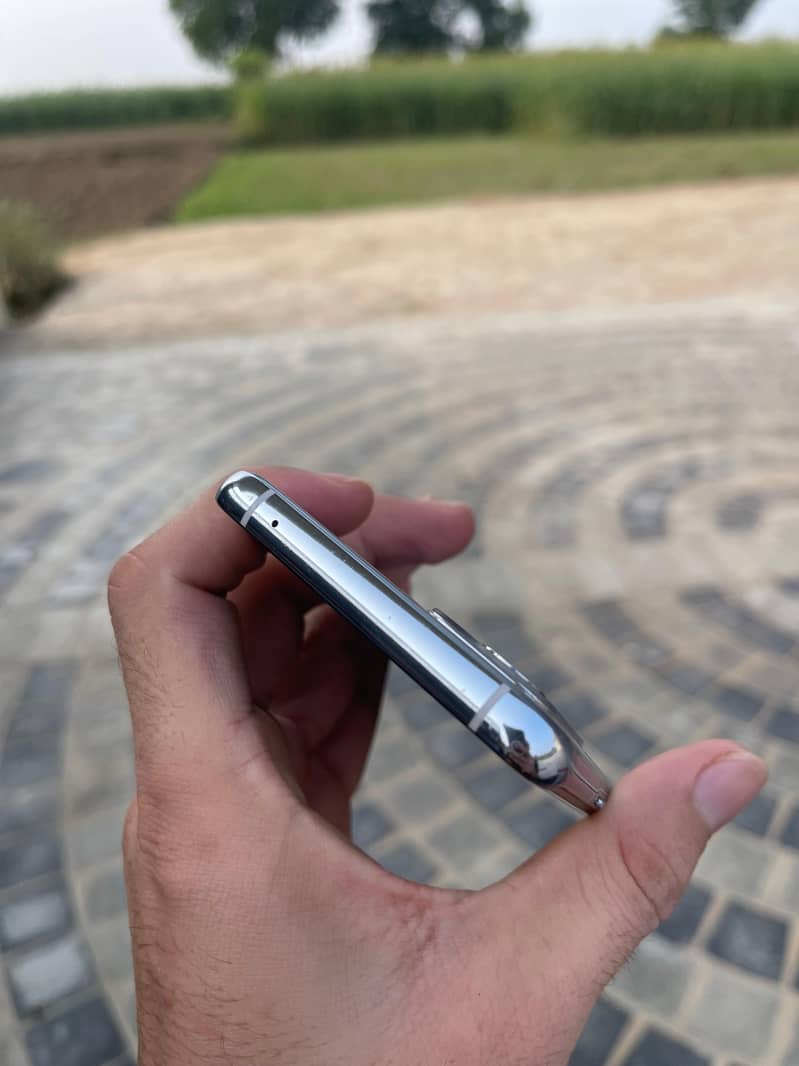 One Plus 9 Pro 4