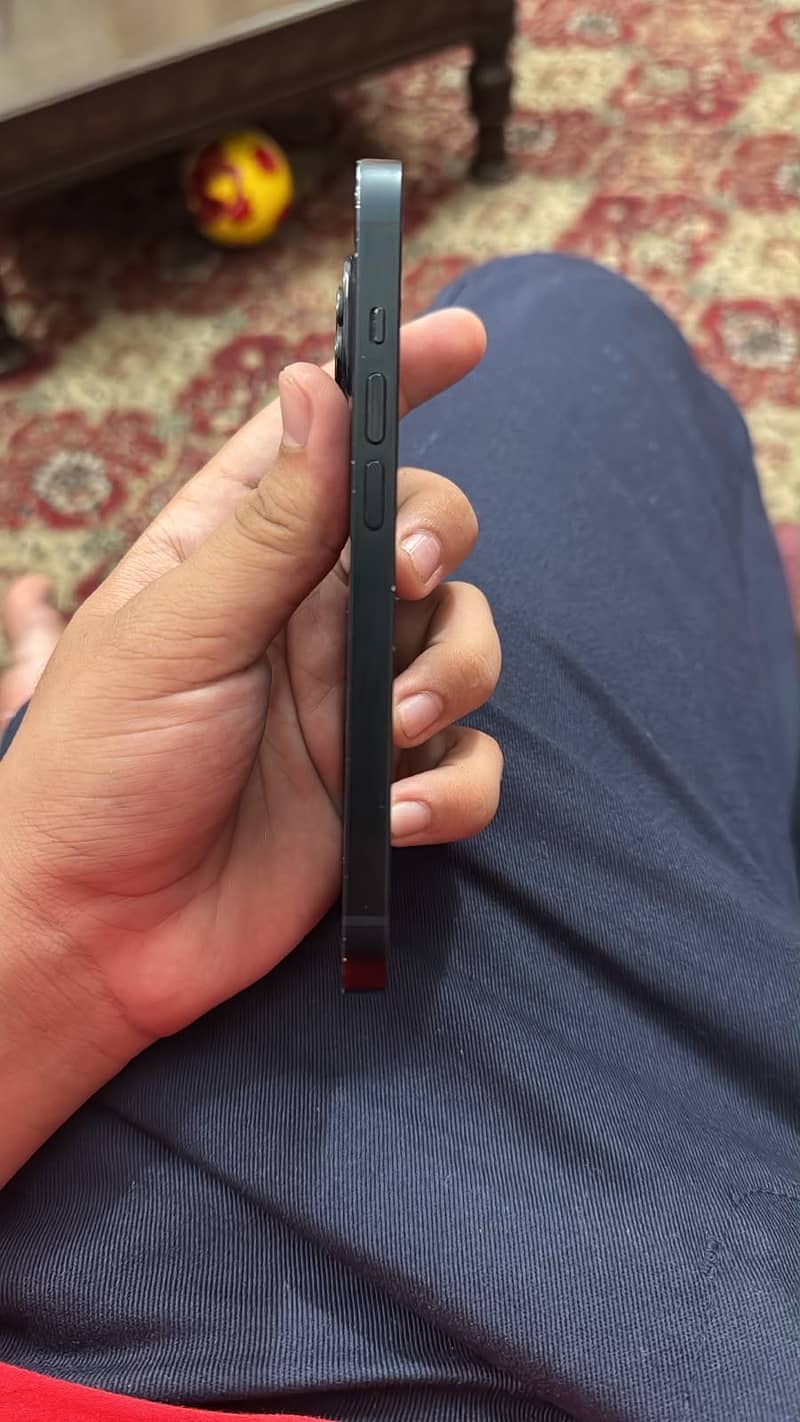 Apple iPhone 14 7