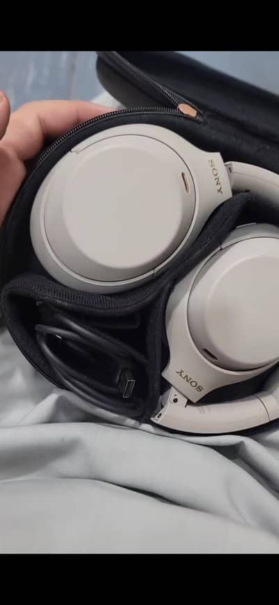 SONY XM4 FOR SALE