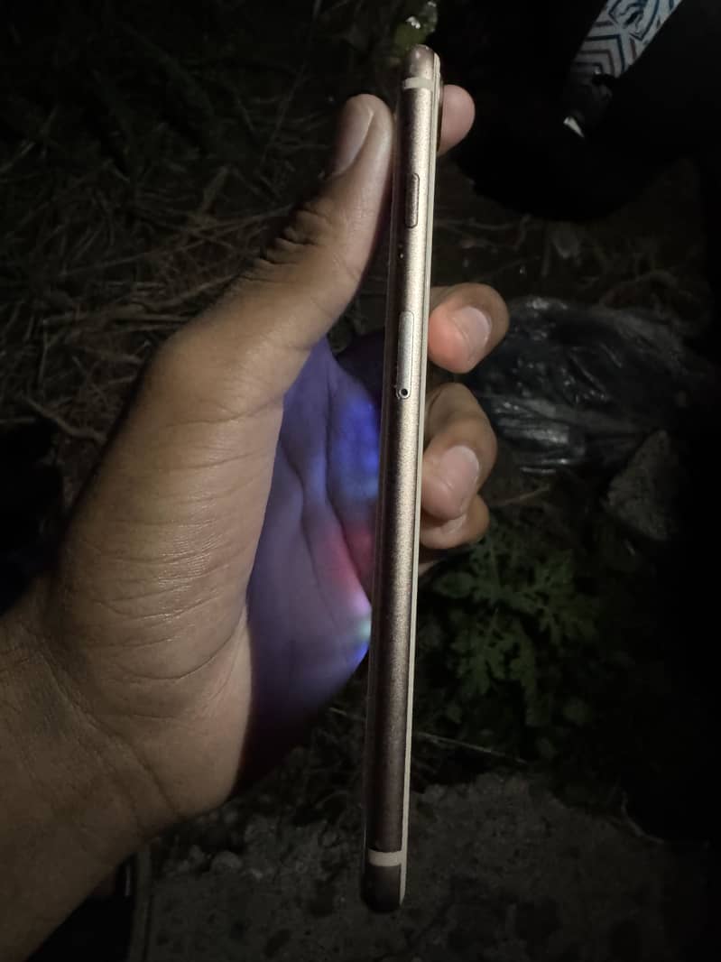 Apple iPhone 8 Plus 1