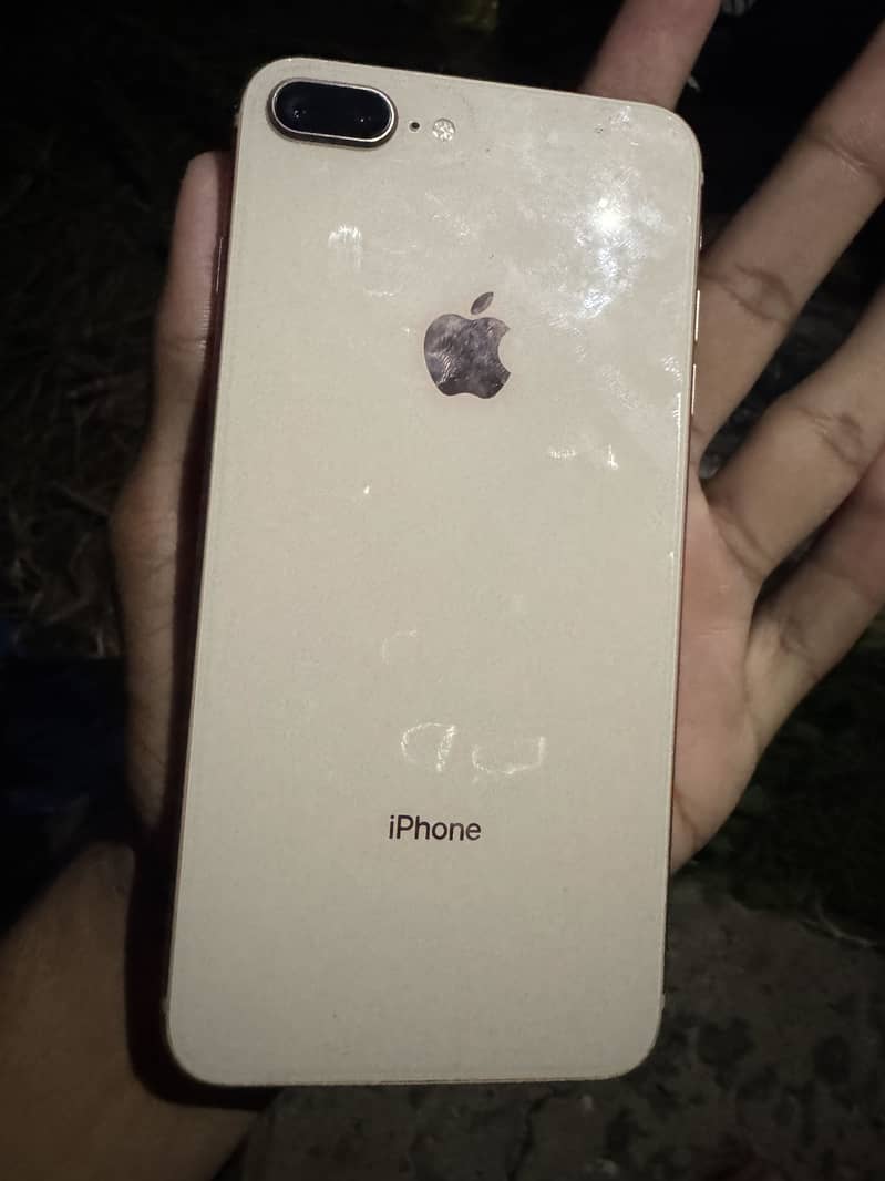 Apple iPhone 8 Plus 3