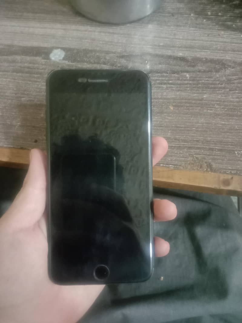 Apple iPhone 7 Plus 2