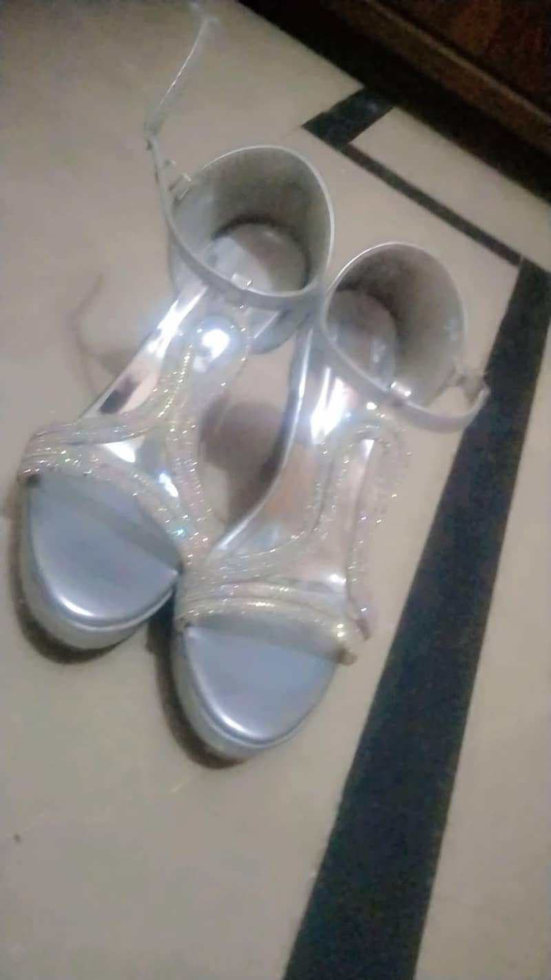 sandle 1