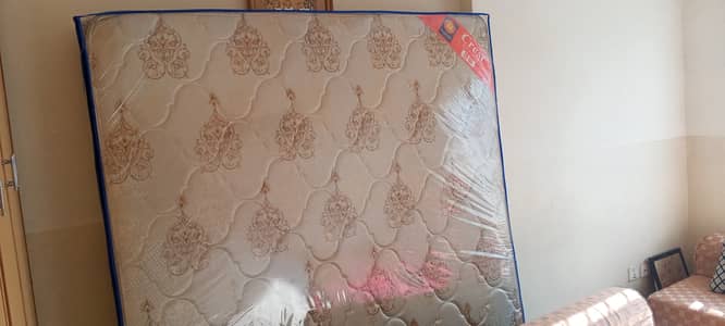 King size spring mattress in a very good condition