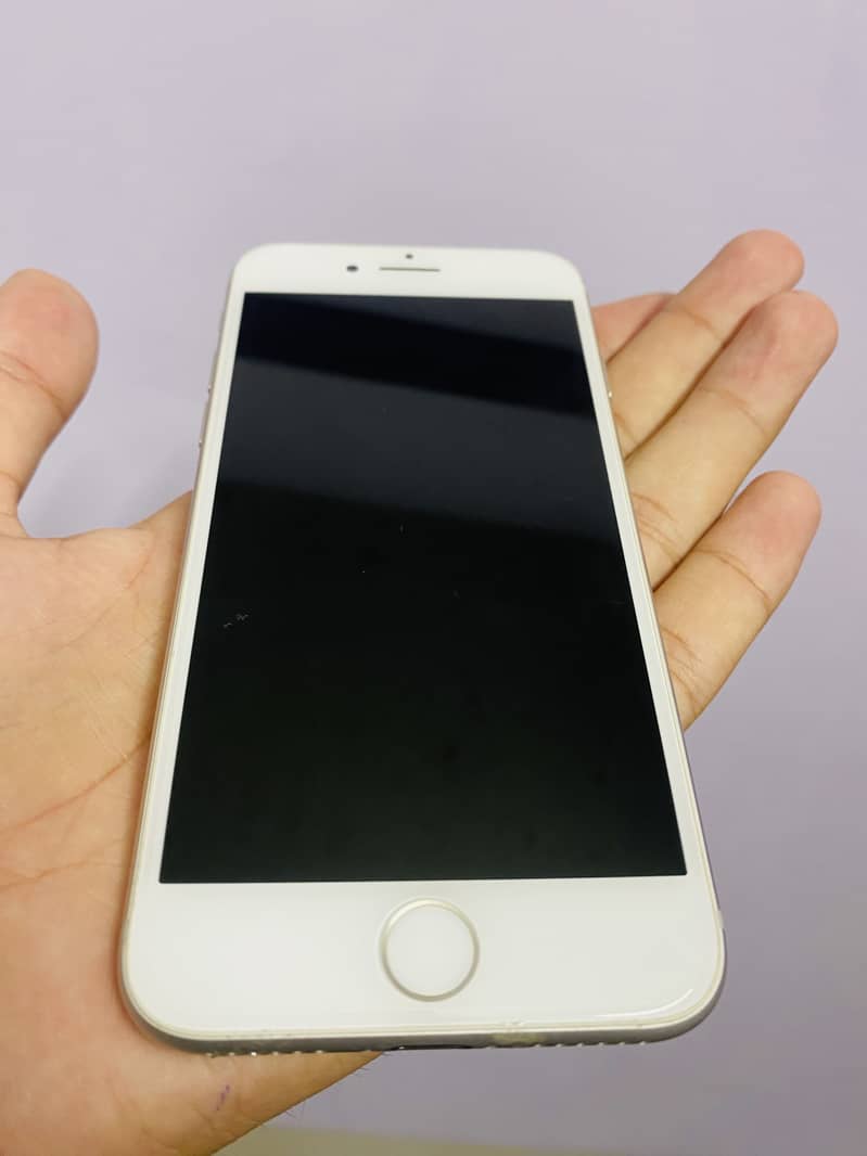 Apple iPhone 8 5