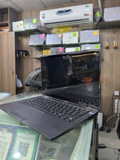 Dell Latitude 5300 2-in-1 (360° FHD Touch Screen)