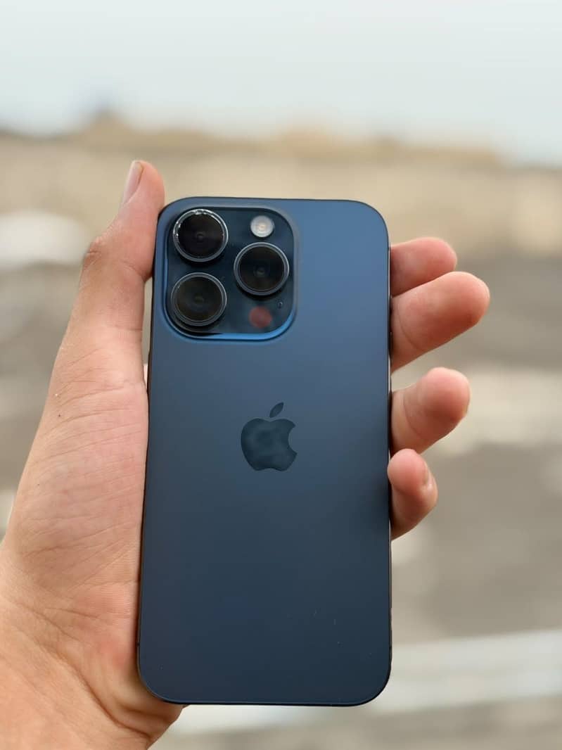 Apple iPhone 15 Pro 0
