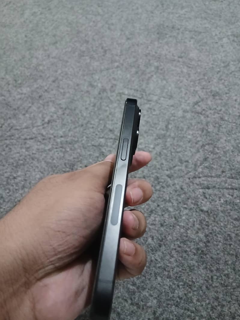 Apple iPhone 15 Pro 1
