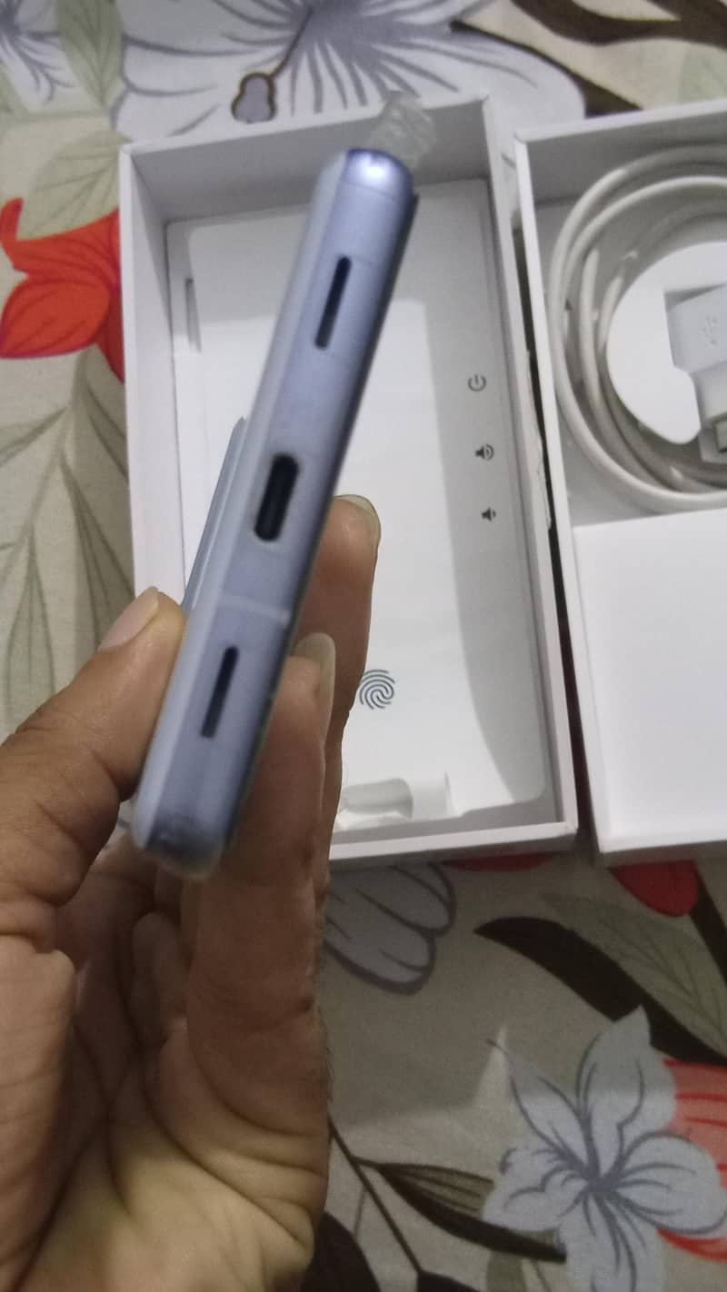 Google Pixel 7a 2