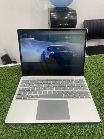 Surface Laptop Go Core i5 Gen 10th 8GB Ram 256GB SSD 4GB Intel Graphic