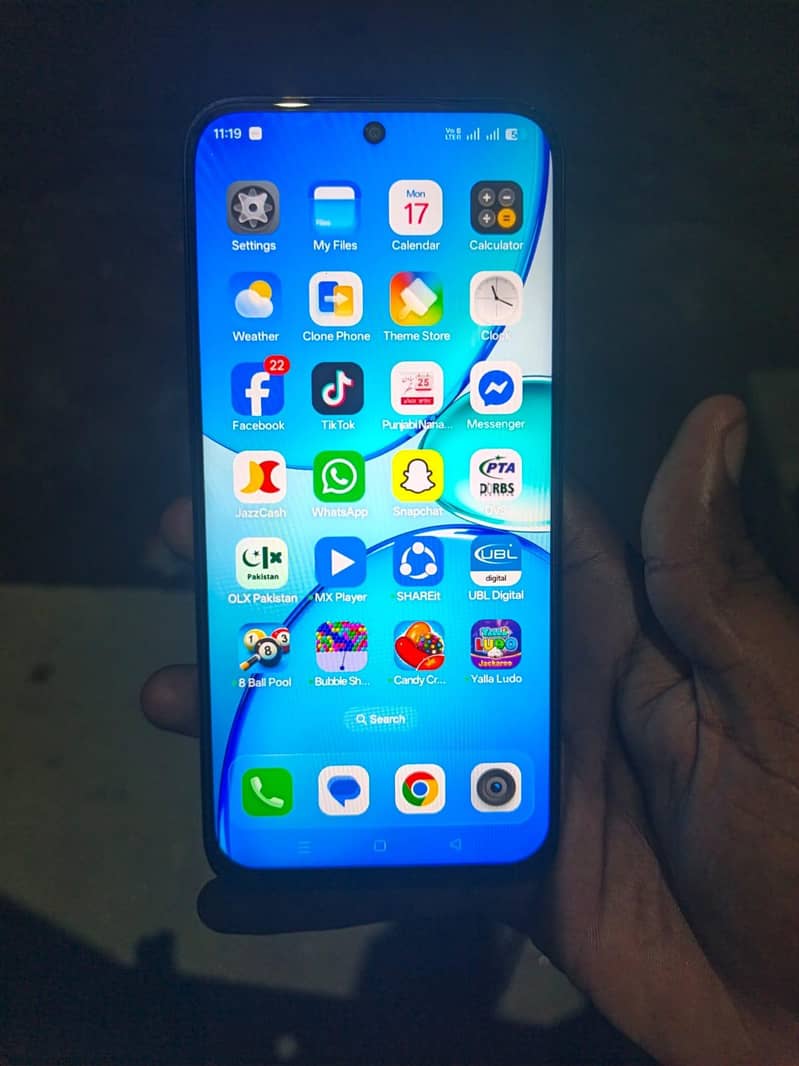 Realme C85 1