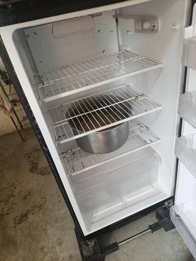 pel refrigerator medium size