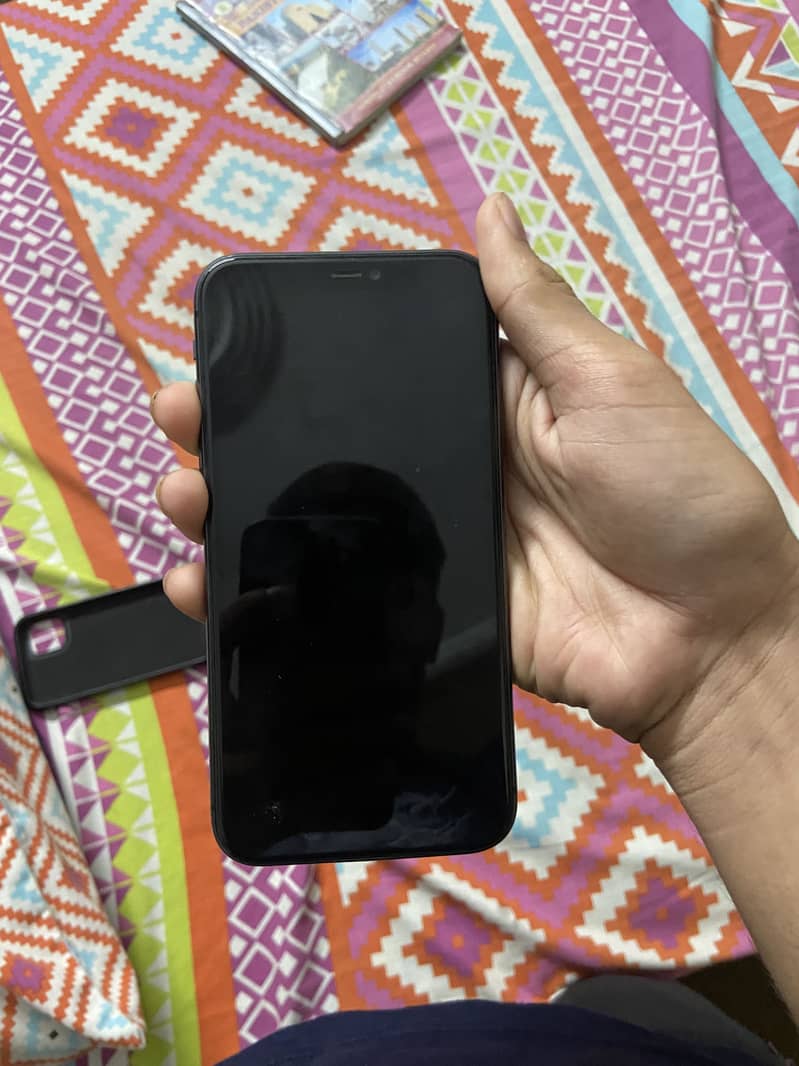 Apple iPhone 11 3