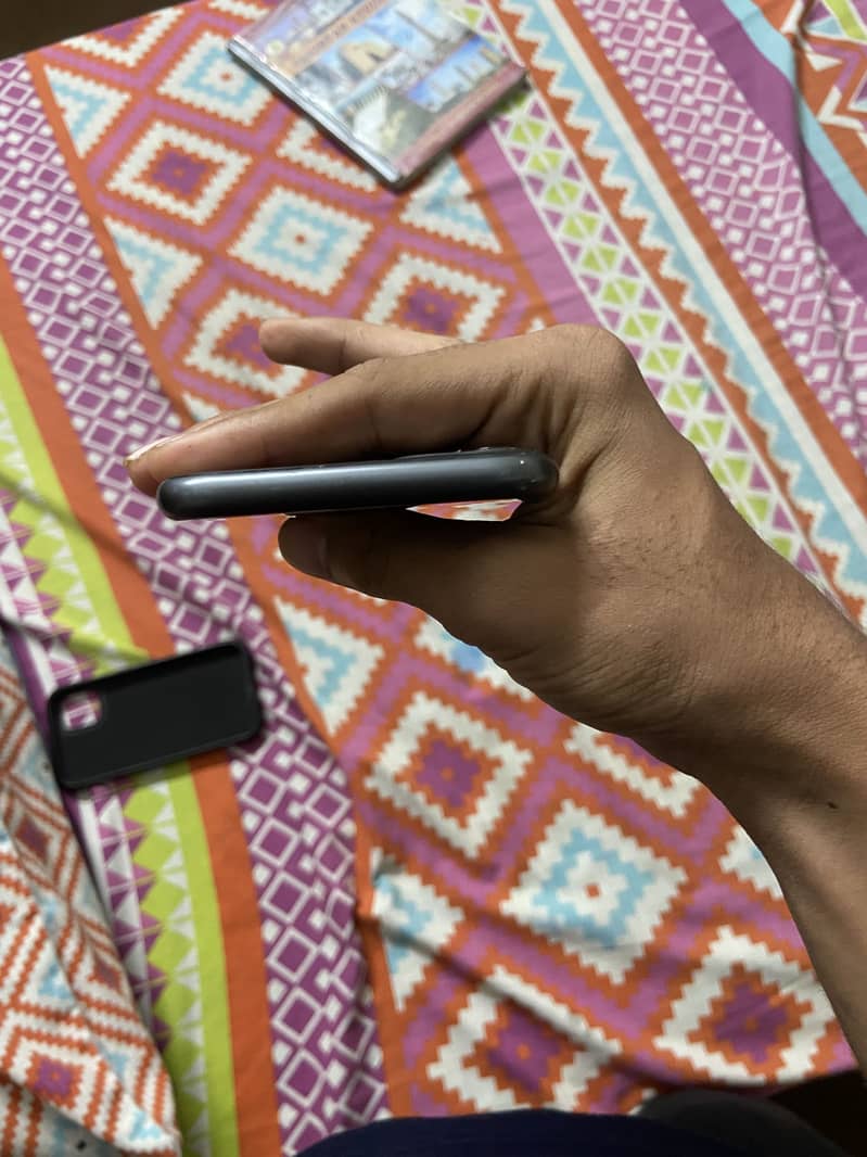 Apple iPhone 11 5