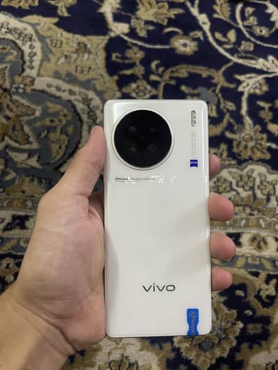 Vivo X90s