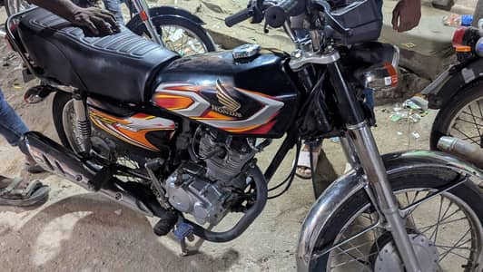 Honda 125 contect no 03132761889