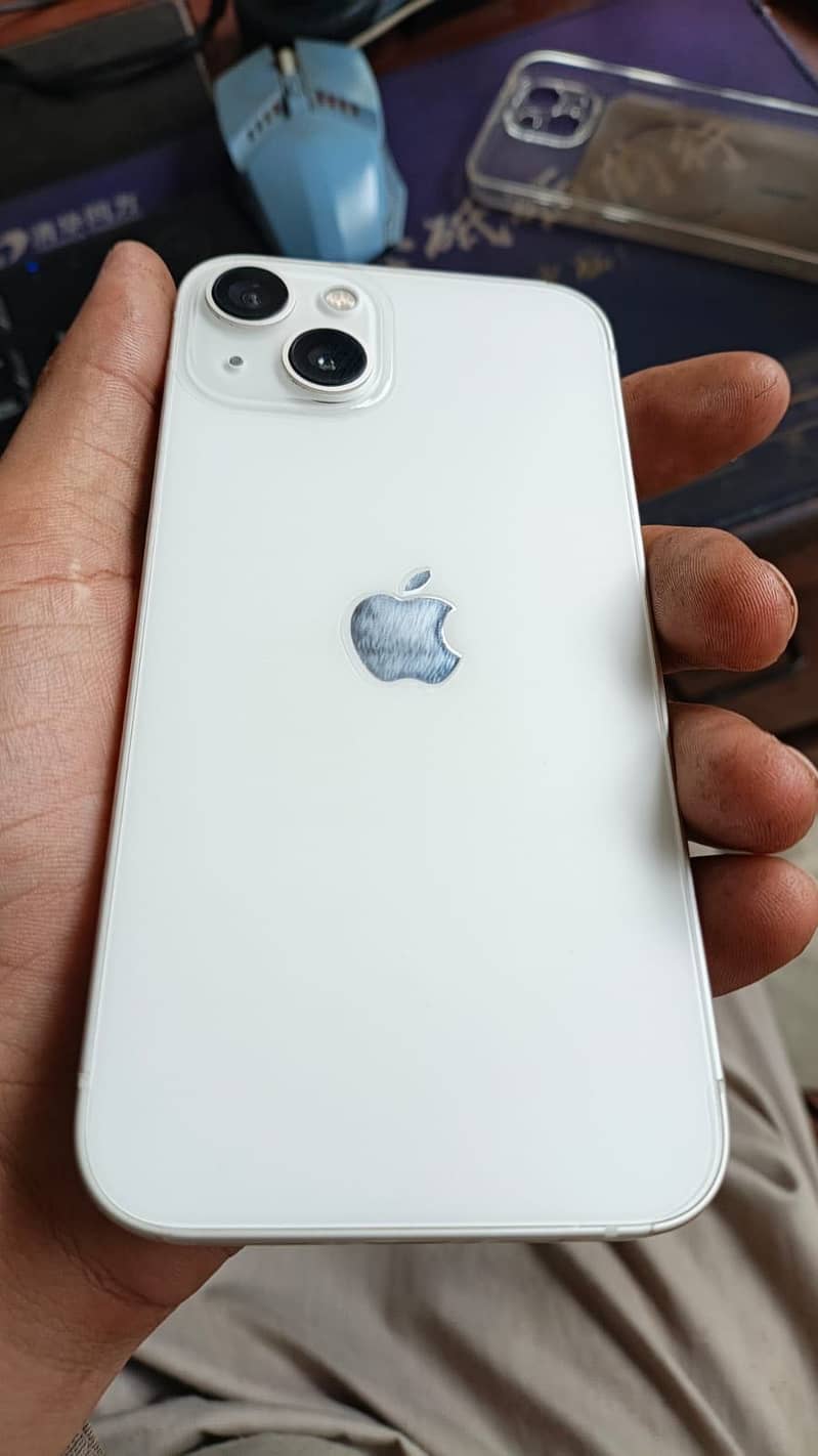 Apple iPhone 13 0