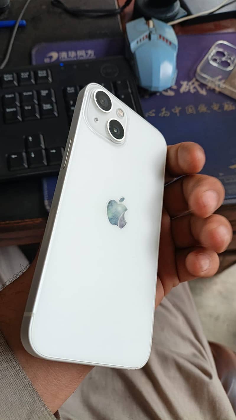 Apple iPhone 13 1