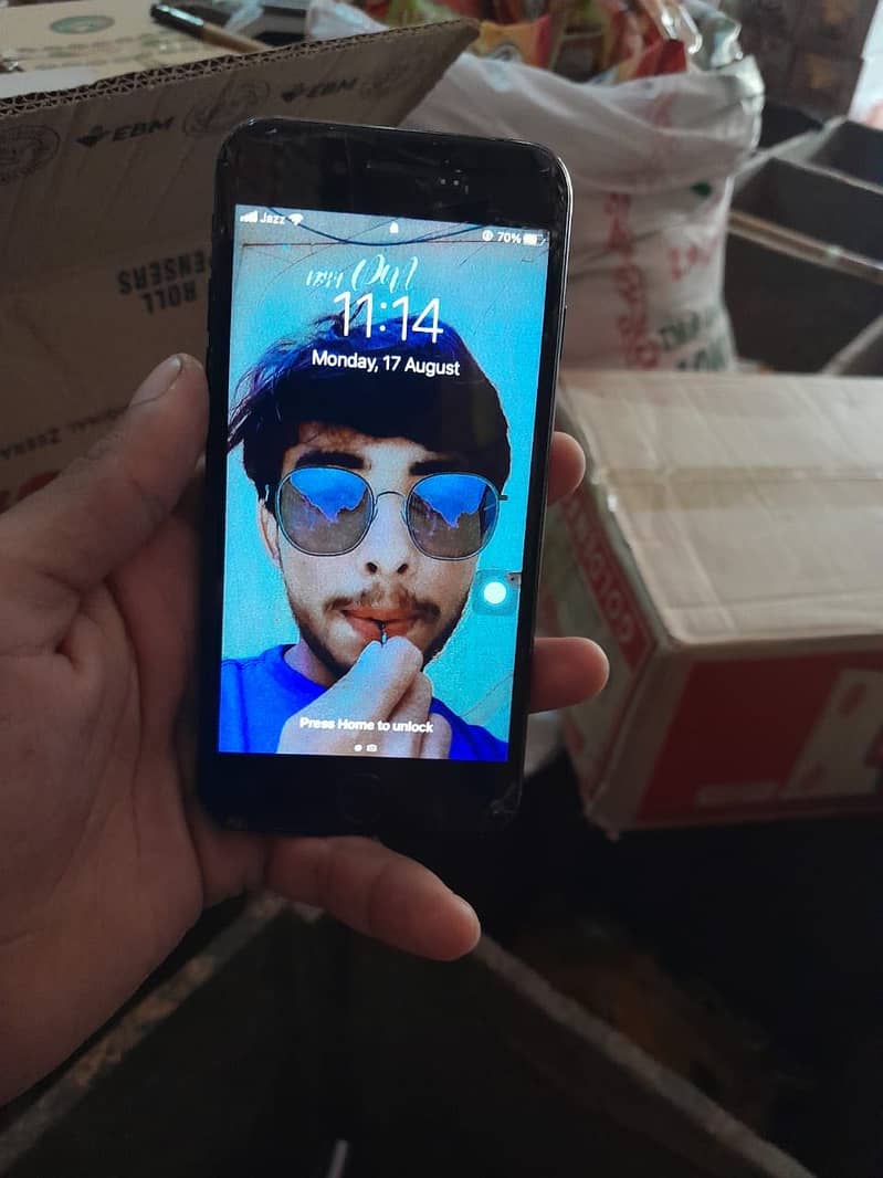 Apple iPhone 7 6