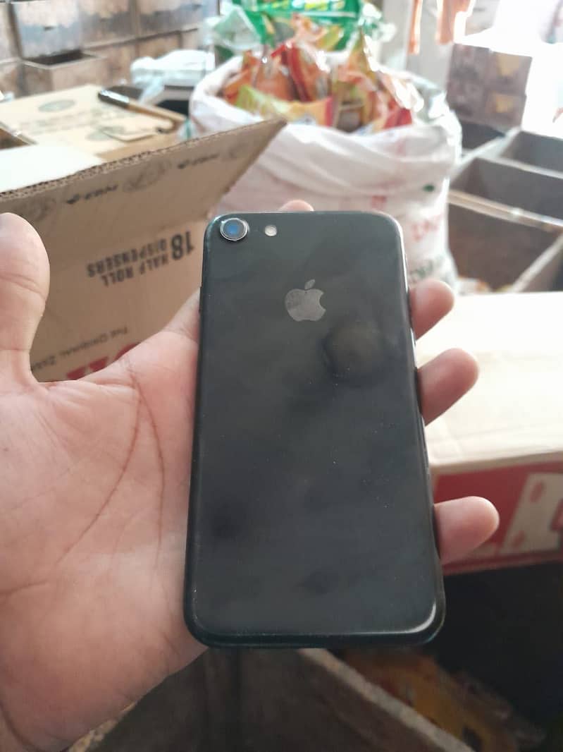 Apple iPhone 7 7