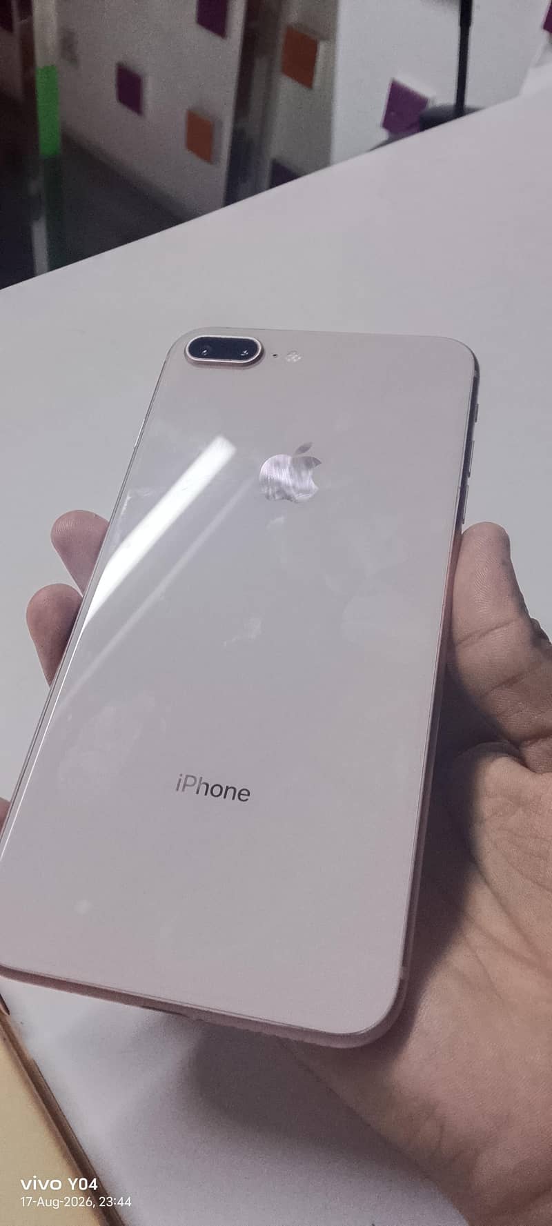 Apple iPhone 8 Plus 2