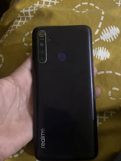 Realme 5 mana sab sa paisa ha na zyda mahnga