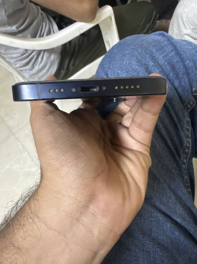 Apple iPhone 12 2