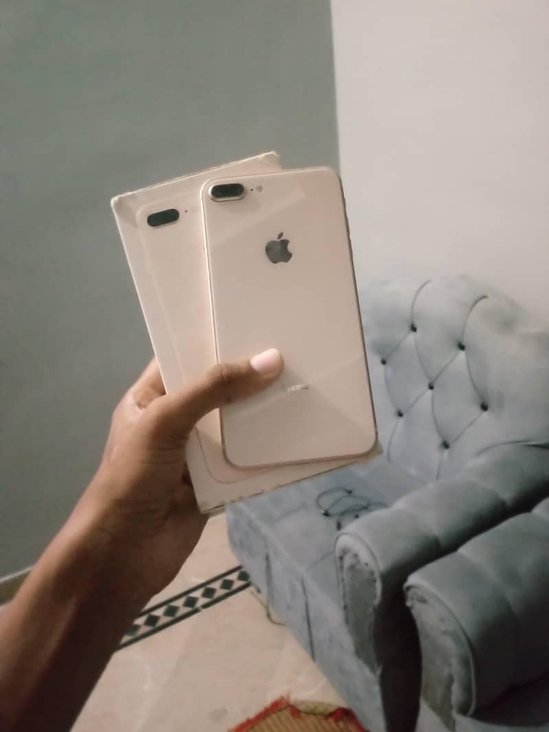 Apple iPhone 8 Plus 5