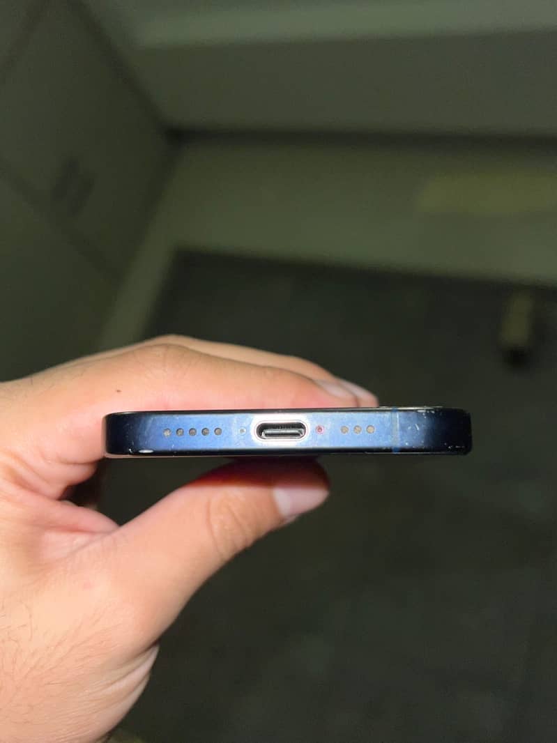 Apple iPhone 15 Pro 3
