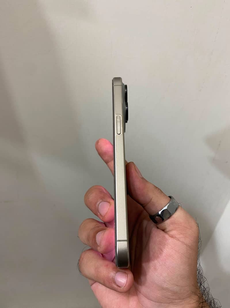iPhone 15 Pro Max 0