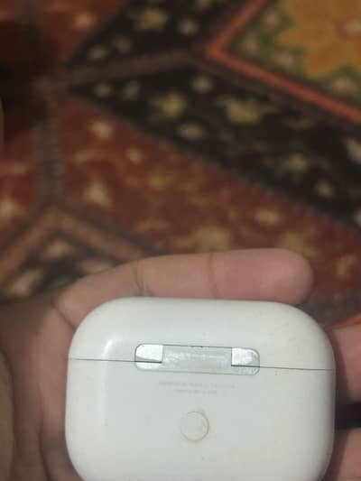 AirPod pro   2 generation 10 by 8 jis ko chahehya rabta kare