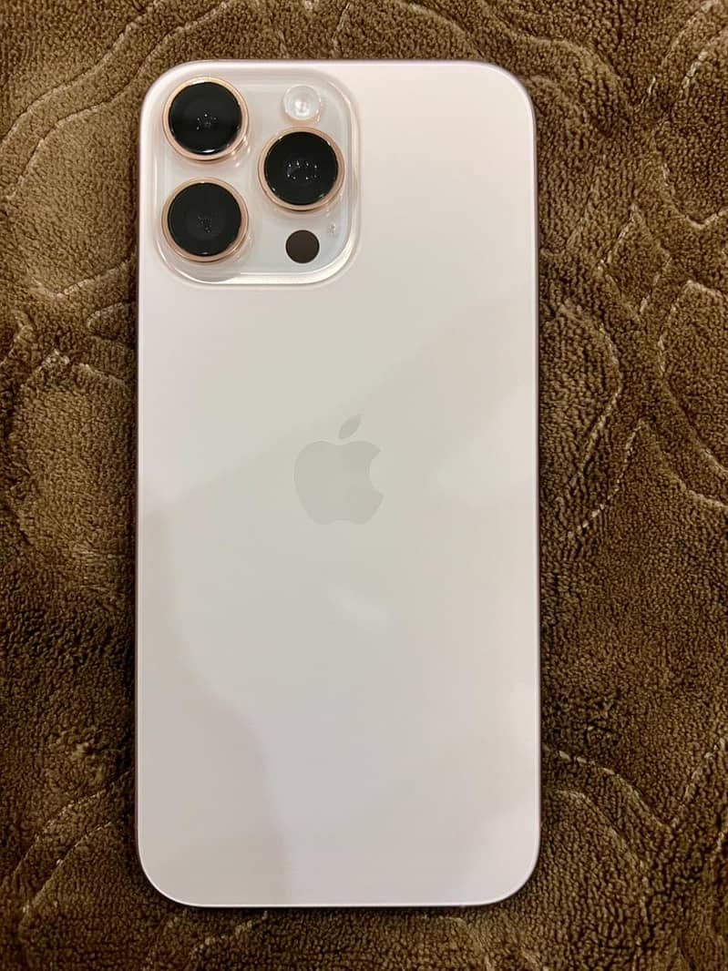 iPhone 16 Pro Max 1
